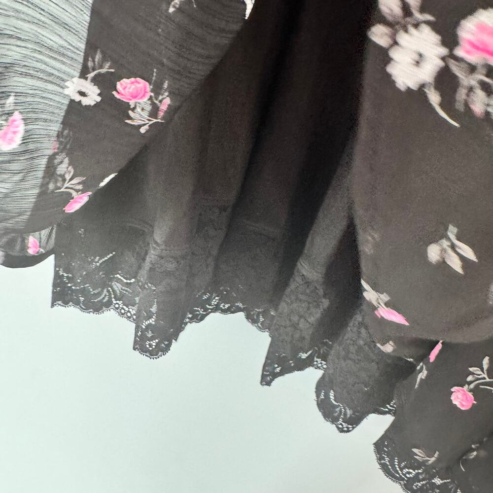 Torrid Black & Floral Lace Trim Pull On Skirt Women's Plus Size 3X Lined Elastic - Picture 2 of 7